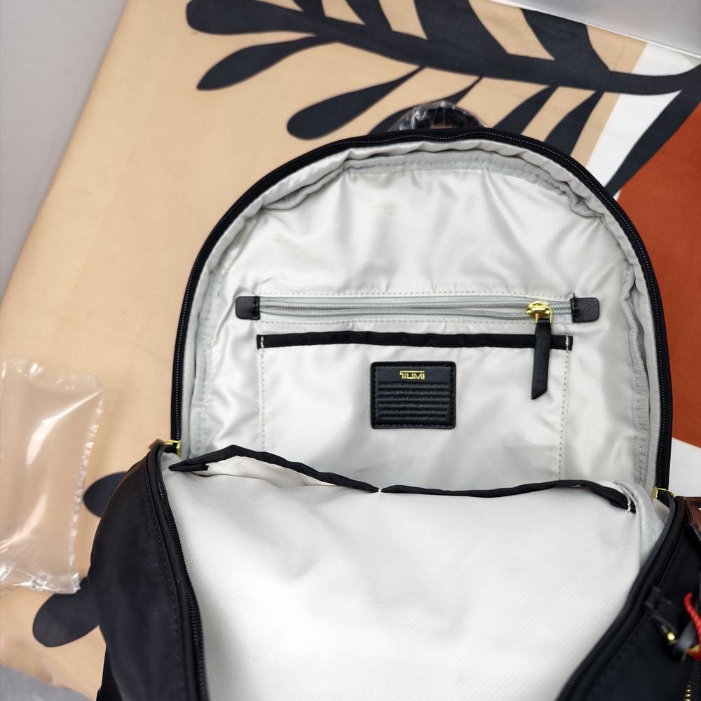 🍒Tumi Voyageur Nylon Backpack | Women's Commuter Bag - Picture 4 of 4